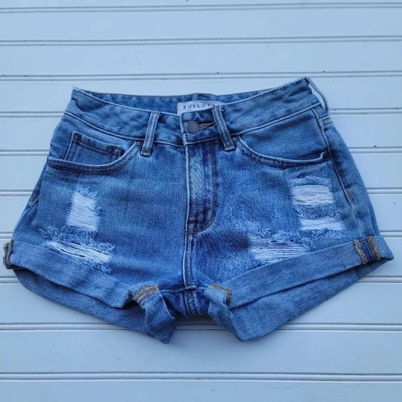 Bullhead Denim Co. Women's Size 1/ 22 Blue High Rise Jeans Shorts Distressed - Picture 1 of 10